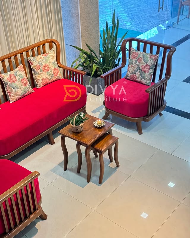 Classic Dining Table Set