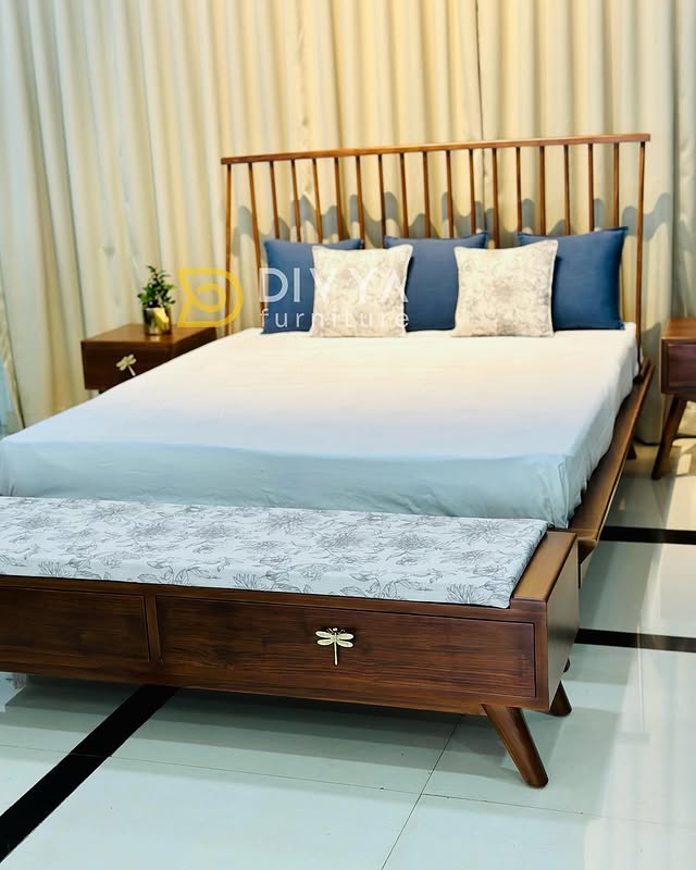 Classic Dining Table Set