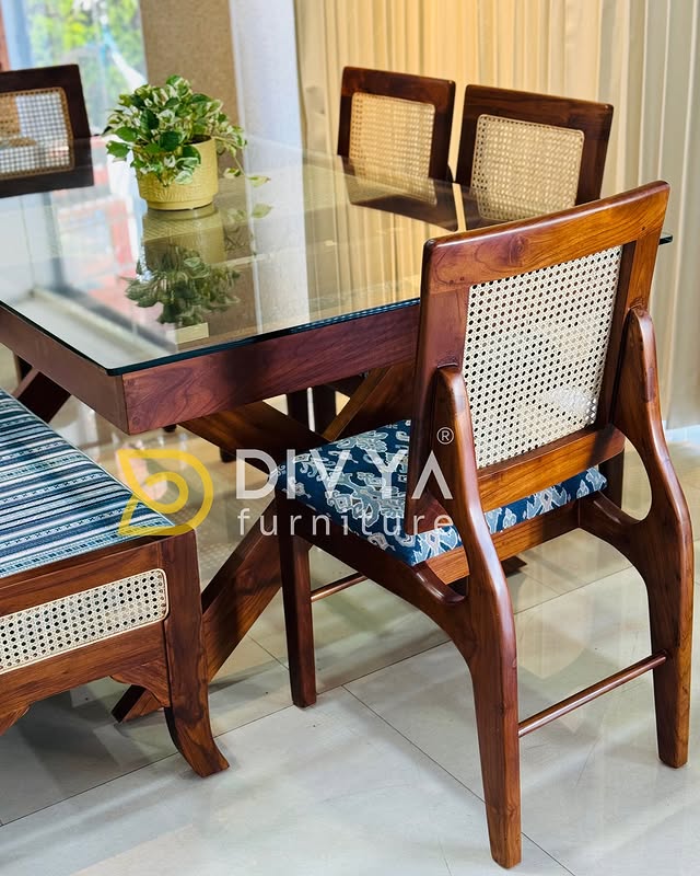 Classic Dining Table Set