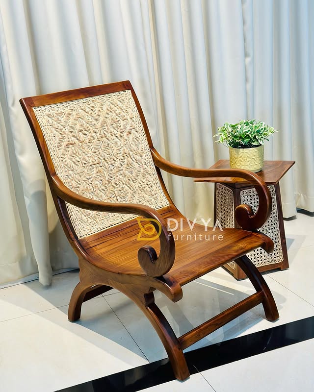 Classic Dining Table Set