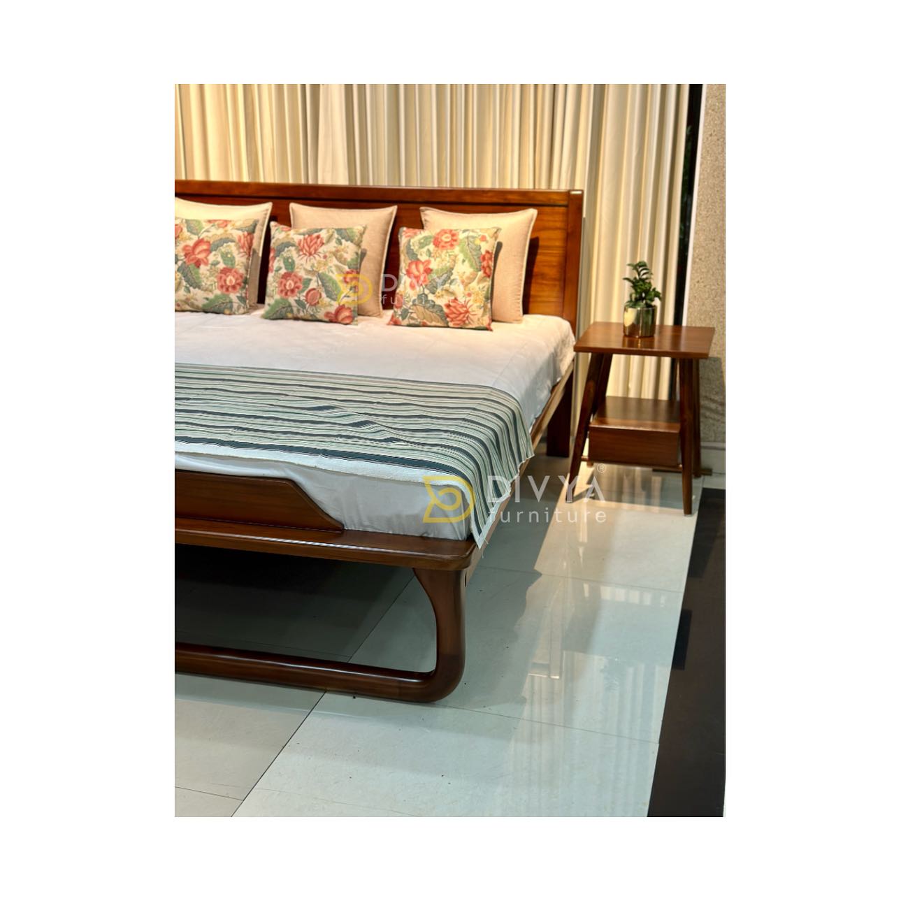 Classic Dining Table Set