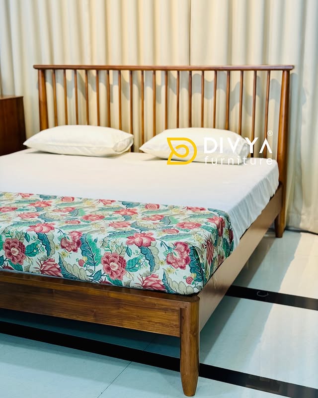 Classic Dining Table Set