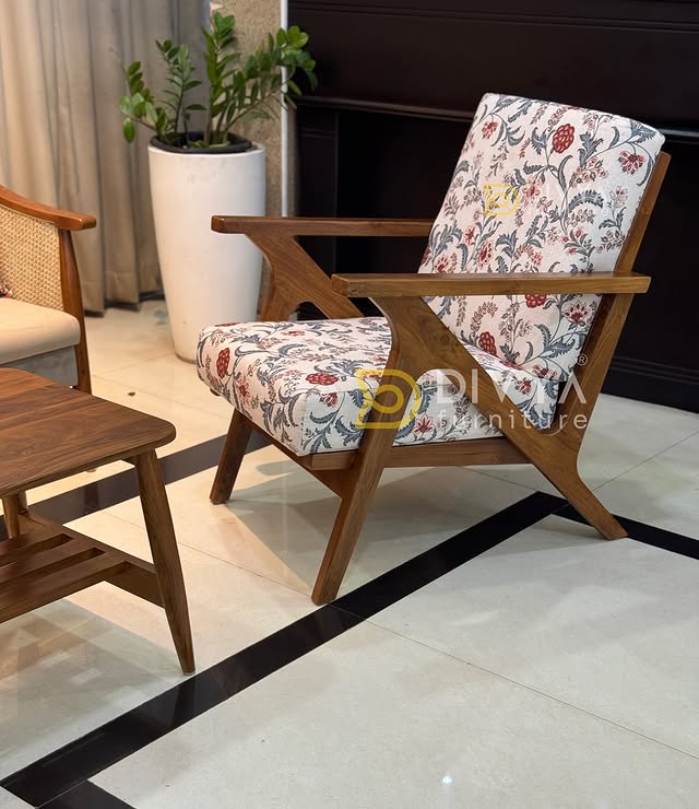 Classic Dining Table Set