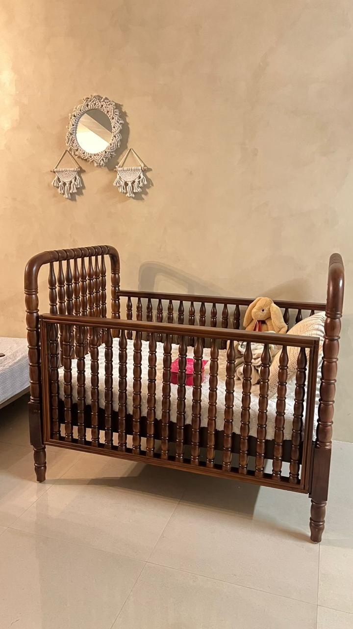 Classic Spindle Wooden Crib